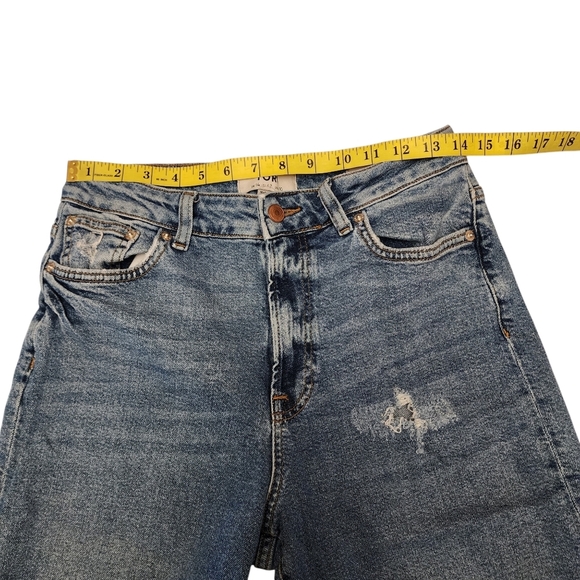 New Look Tori Mom Distressed Crop Jeans - Picture 6 of 10